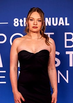 Mia Threapleton